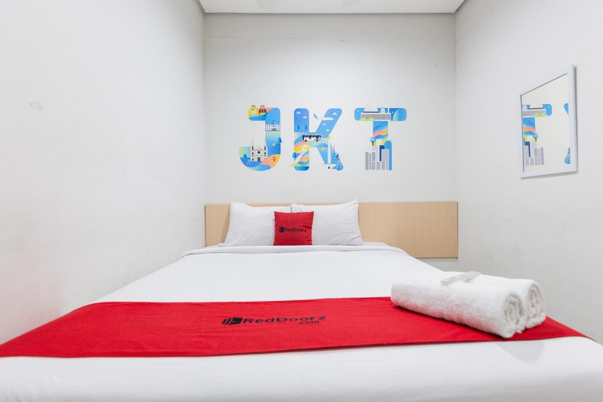Reddoorz Plus Syariah Near Mall Pondok Indah Jakarta Ngoại thất bức ảnh