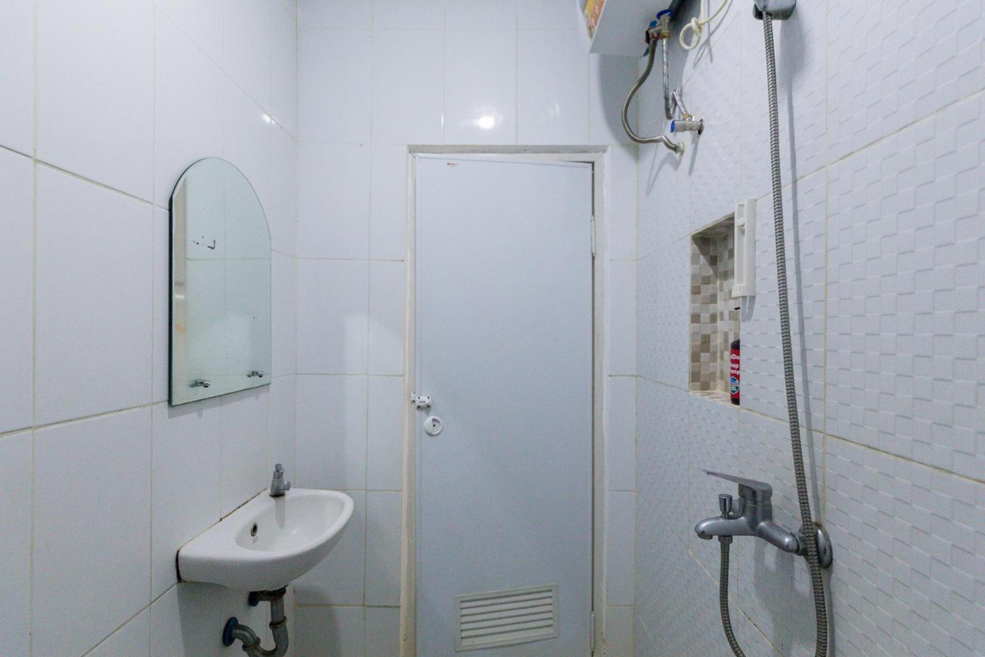 Reddoorz Plus Syariah Near Mall Pondok Indah Jakarta Ngoại thất bức ảnh