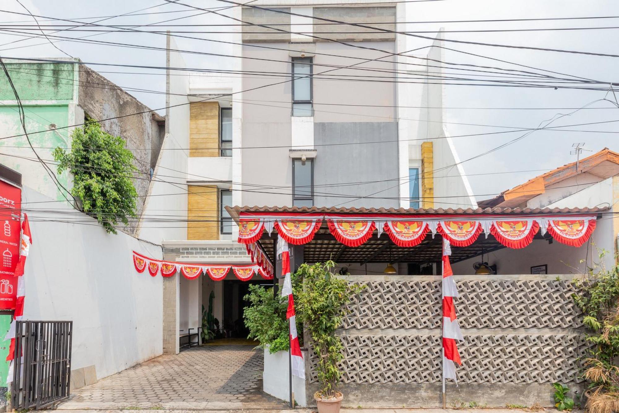 Reddoorz Plus Syariah Near Mall Pondok Indah Jakarta Ngoại thất bức ảnh